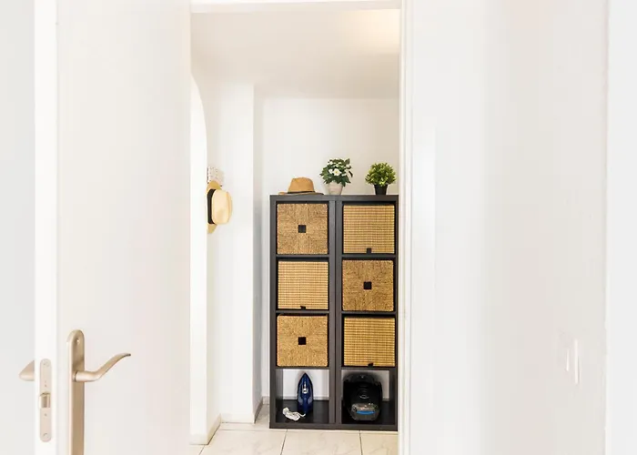 Апартаменти Wonderful Sea View Адехе